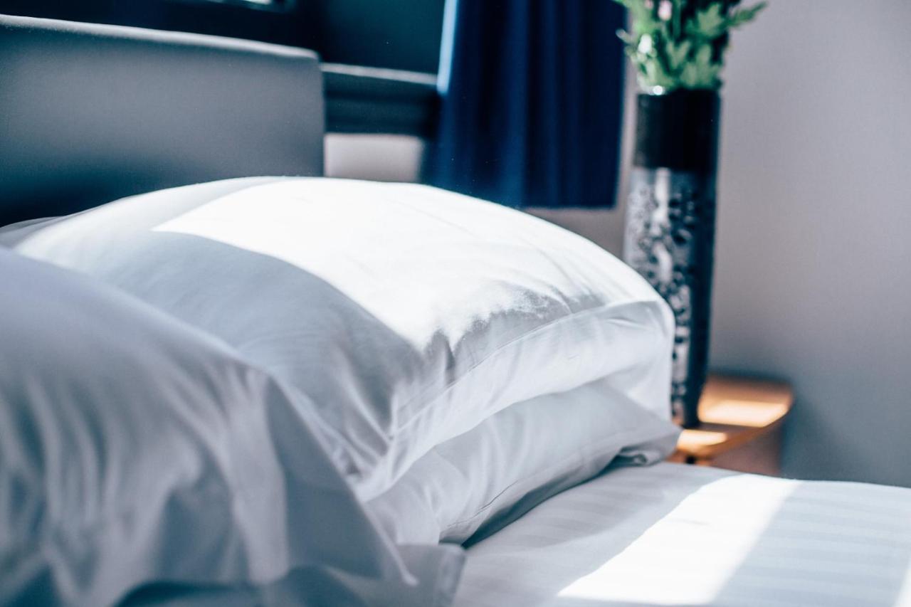 Bridgewood House Hotell Stafford Eksteriør bilde