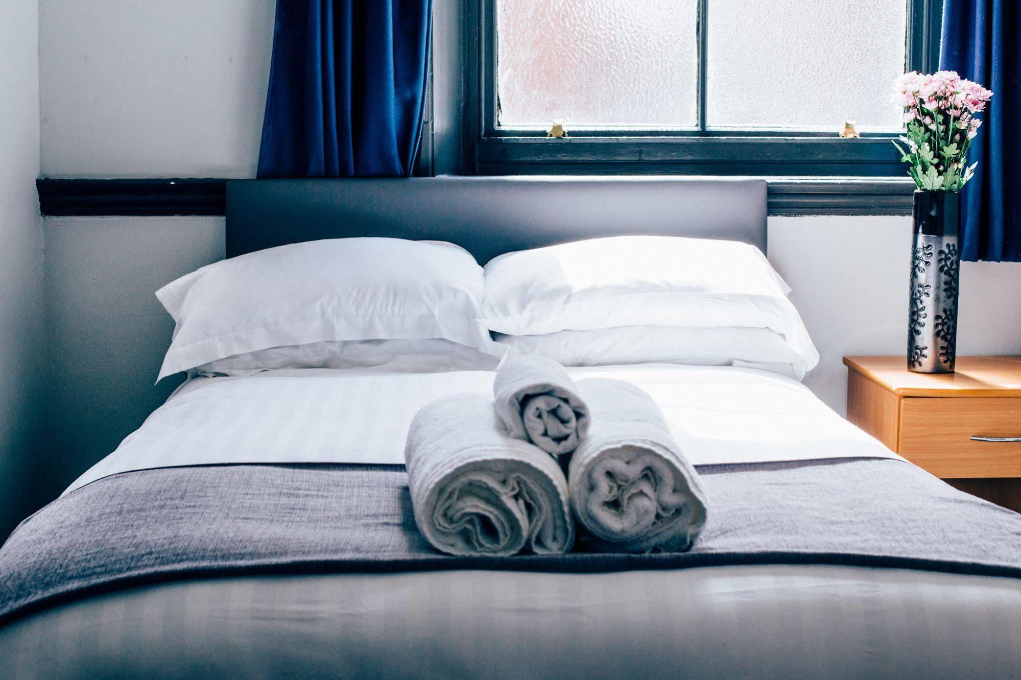 Bridgewood House Hotell Stafford Eksteriør bilde