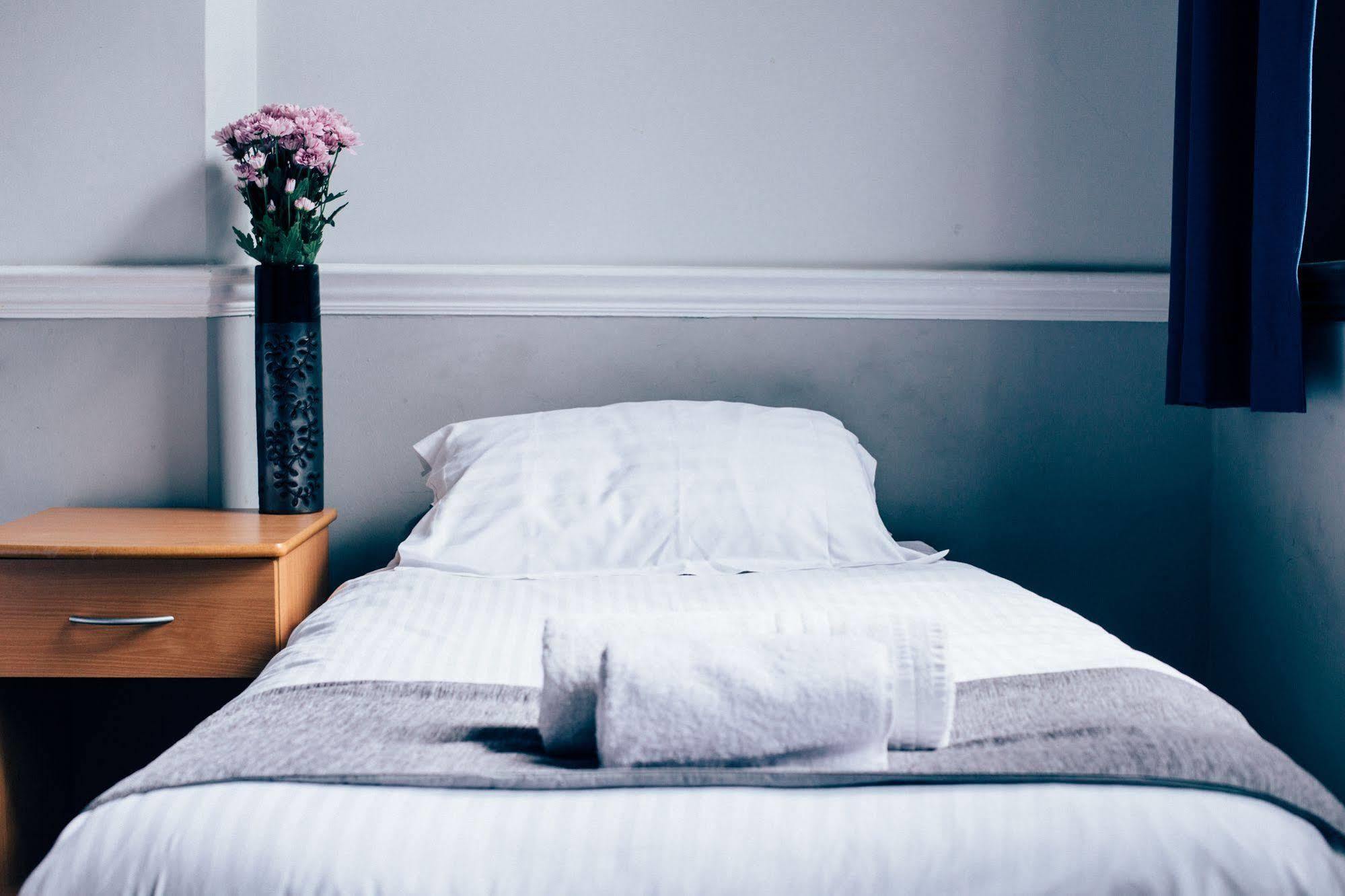 Bridgewood House Hotell Stafford Eksteriør bilde